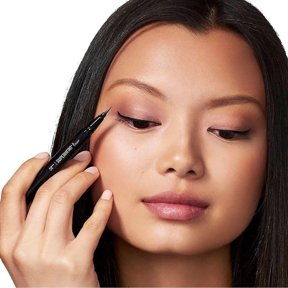 It Cosmetics Superhero Liner in Super Black - Picture 6 of 11
